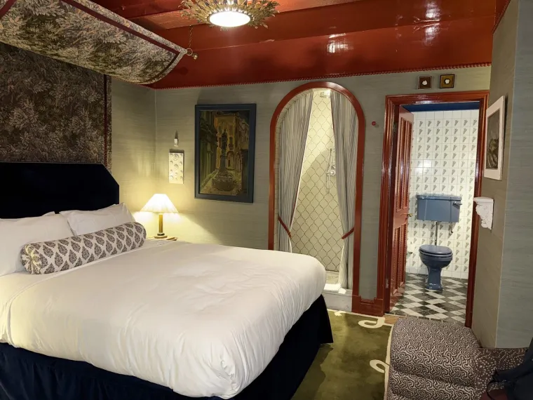 Biste li spavali u javnom WC-u? Kad vidite ovu bajku nećete puno razmi&scaron;ljati, ali cijena noćenja nije mala