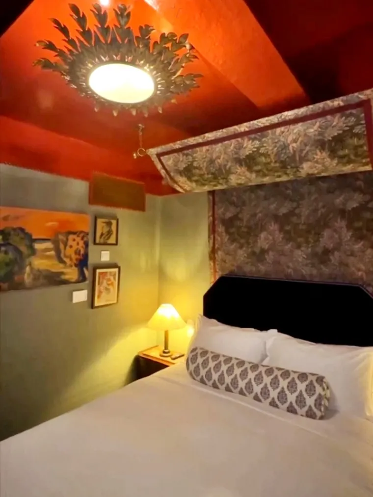 Biste li spavali u javnom WC-u? Kad vidite ovu bajku nećete puno razmi&scaron;ljati, ali cijena noćenja nije mala