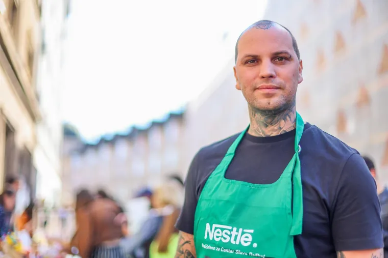 Tko je Mario Mandarić? Kuhanje mu je velika strast, a posvećen je suprug i otac