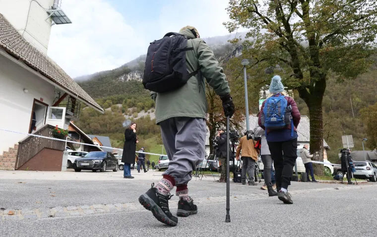 Spušteni pogledi planinara, policija na svakom koraku: Ovo je mjesto stravične tragedije