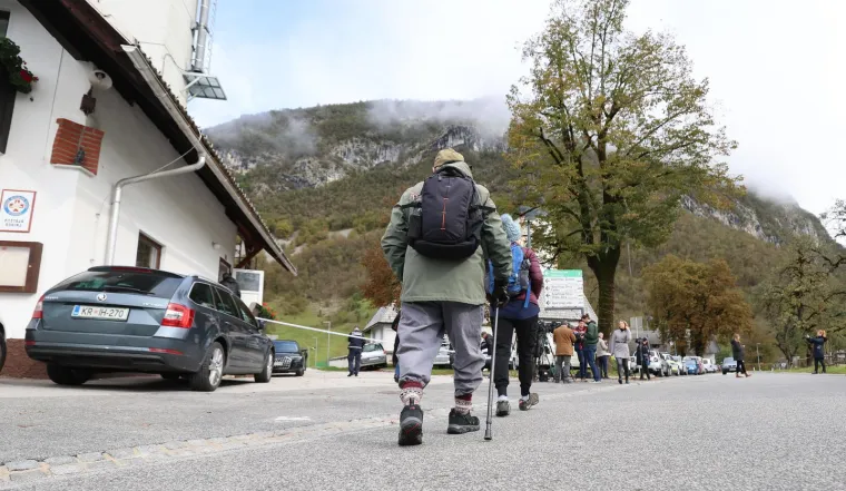 Spušteni pogledi planinara, policija na svakom koraku: Ovo je mjesto stravične tragedije
