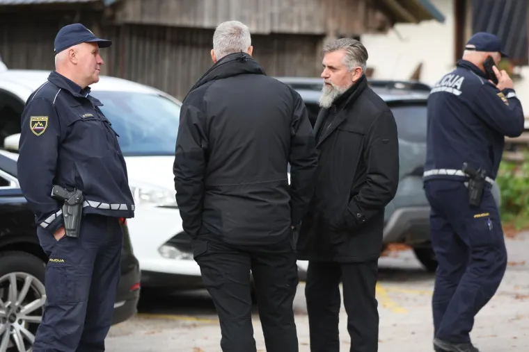 Spušteni pogledi planinara, policija na svakom koraku: Ovo je mjesto stravične tragedije