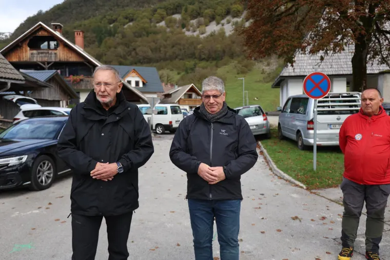 Spušteni pogledi planinara, policija na svakom koraku: Ovo je mjesto stravične tragedije