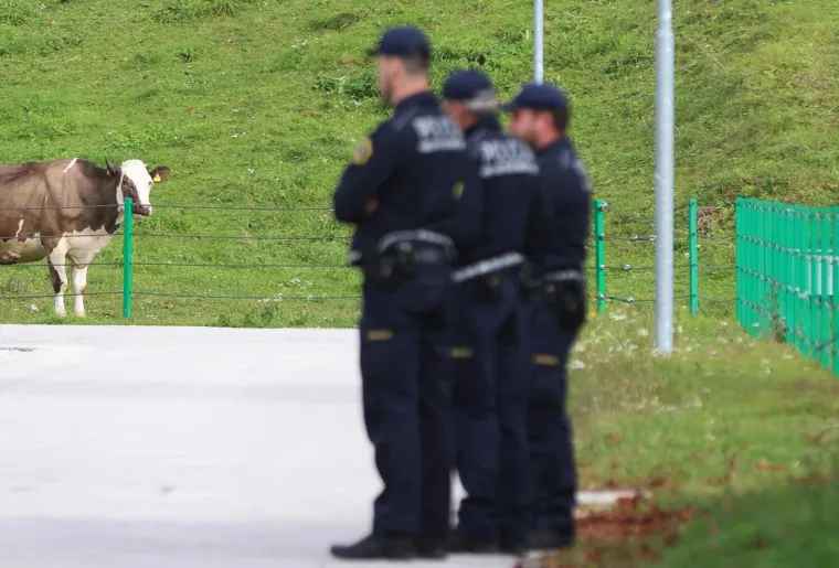 Spušteni pogledi planinara, policija na svakom koraku: Ovo je mjesto stravične tragedije