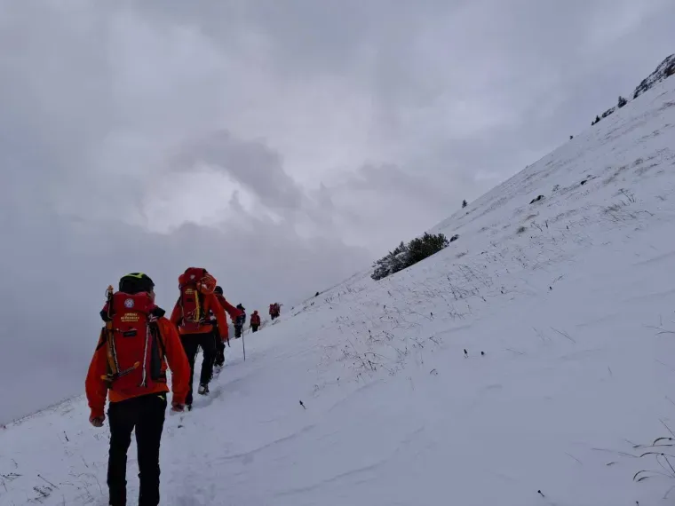 Spušteni pogledi planinara, policija na svakom koraku: Ovo je mjesto stravične tragedije