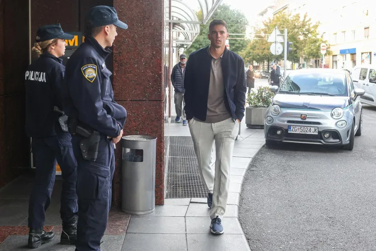 Vatreni dolaze! Pogledajte tko je i kako među prvima stigao u poznati zagrebački hotel