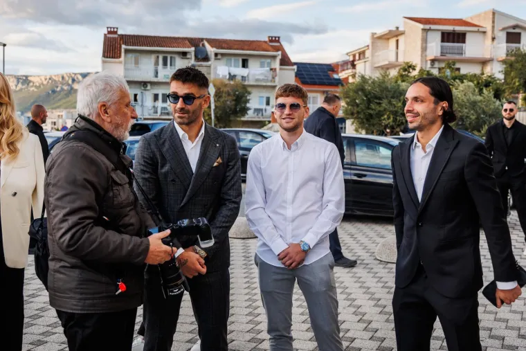 Nogometa&scaron; i modna dizajnerica zavjetovali se na vječnu ljubav: Evo tko je sve do&scaron;ao na vjenčanje