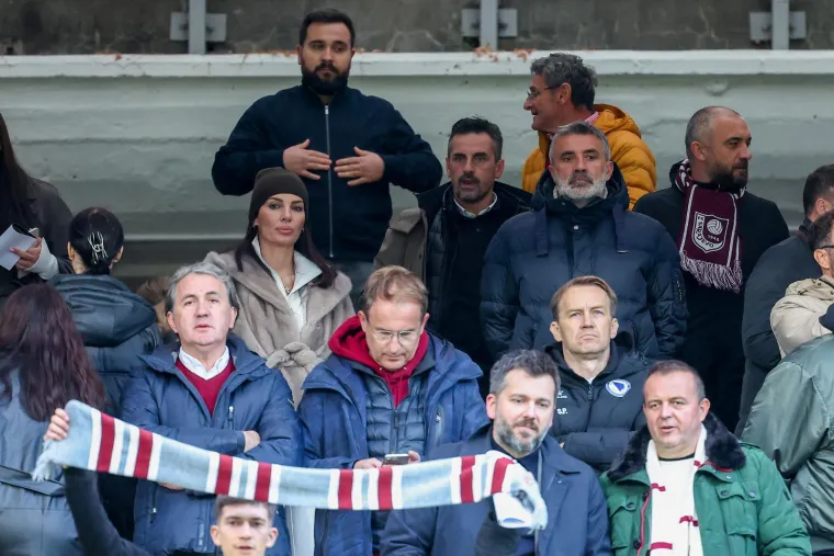 Ovako je Štimac prkosio navijačima nakon uvreda: Pojavio se i Mamić s 11 godina mlađom partnericom