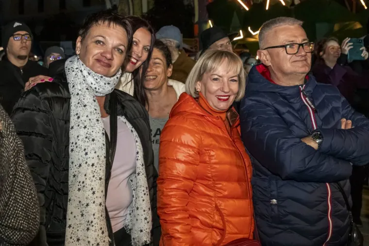 Nisu marili ni za hladnoću ni za poglede: Zaljubljeni golupčići u Osijeku rastopili sva srca posjetitelja