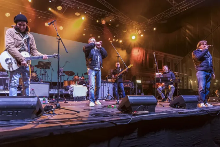 Nisu marili ni za hladnoću ni za poglede: Zaljubljeni golupčići u Osijeku rastopili sva srca posjetitelja