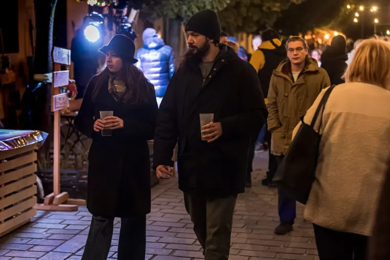 Nisu marili ni za hladnoću ni za poglede: Zaljubljeni golupčići u Osijeku rastopili sva srca posjetitelja