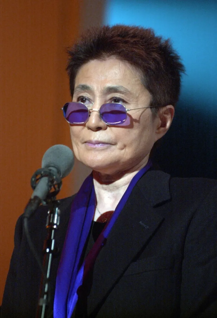 Zbog ljubavi prema Japanki ostavio bend, &scaron;irio poruke mira pa je naprasno ubijen s pet hitaca