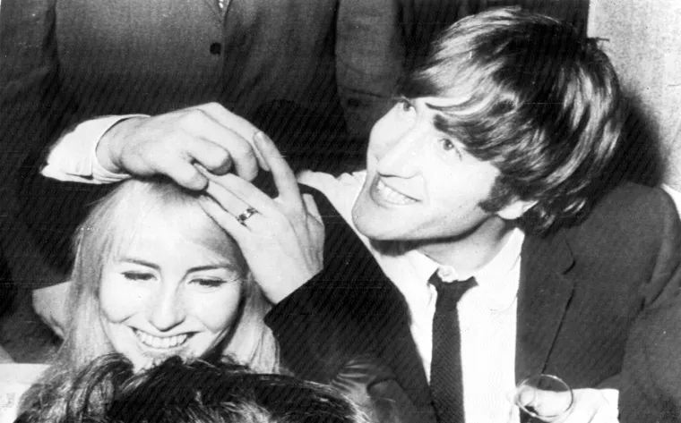 Zbog ljubavi prema Japanki ostavio bend, širio poruke mira pa je naprasno ubijen s pet hitaca