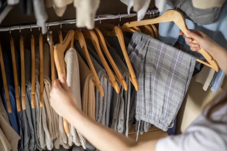 Za sve kombinacije: Ovo je 20 bezvremenskih komada koje trebate imati u svom ormaru