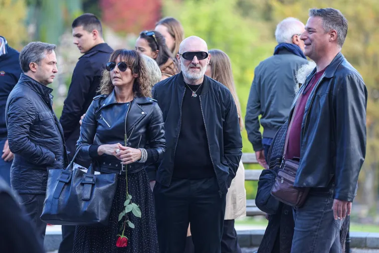 Mila Elegović u suzama na ispraćaju biv&scaron;eg supruga i slavnog fotografa Ivana Balića