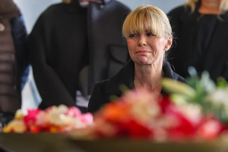 Mila Elegović u suzama na ispraćaju biv&scaron;eg supruga i slavnog fotografa Ivana Balića