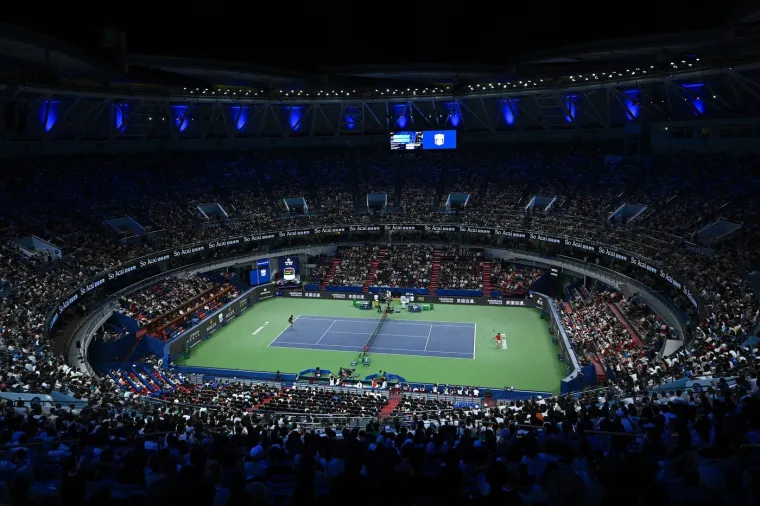 Dramatični prizori: Đoković se usred meča samo sru&scaron;io! Publika promrzla od straha