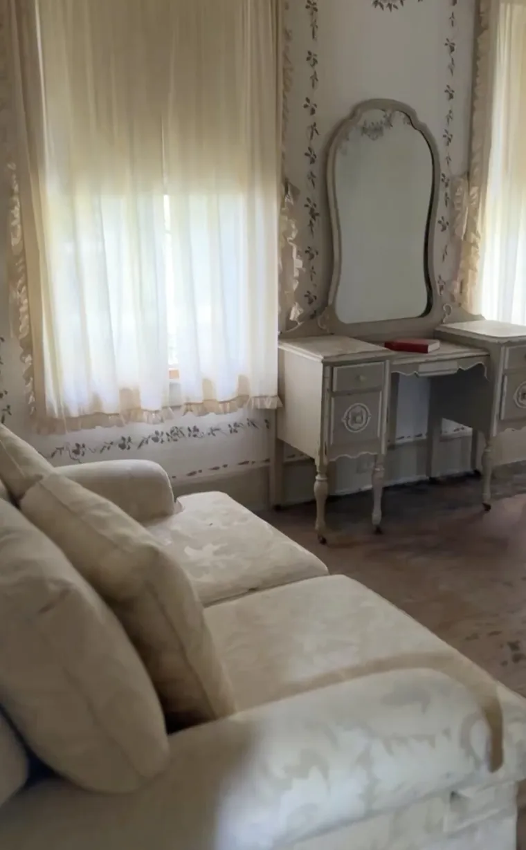 Nekoć su ovdje noćili slavni, danas je objektu zabranjen pristup iz razloga koji pla&scaron;e um