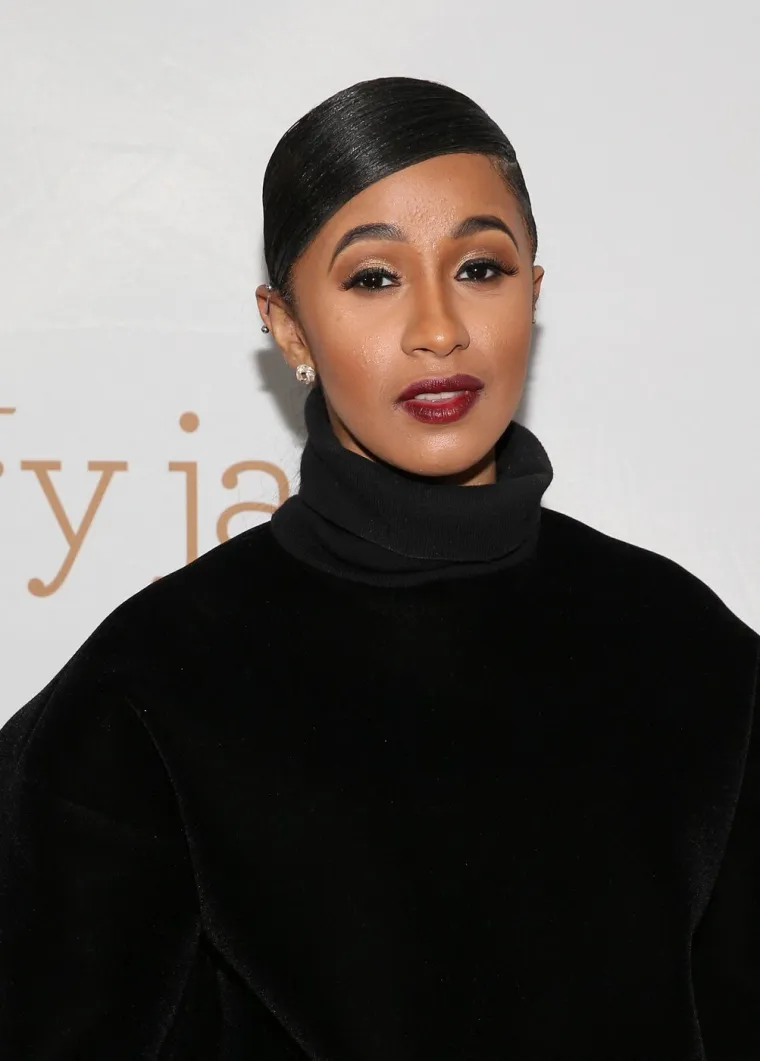 Cardi B je kroz godine doslovno promijenila svoj opis: Fotografije govore vi&scaron;e od riječi