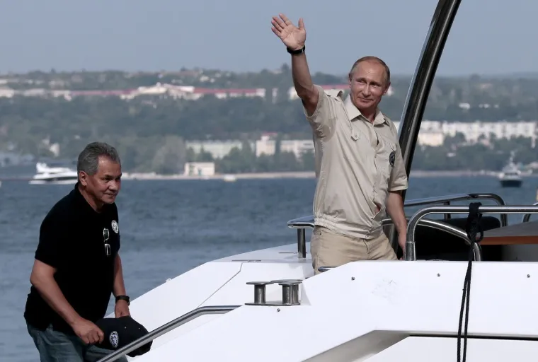 Od frajera na konju do utegnutog diktatora: Pogledajte sva lica ruskog vođe