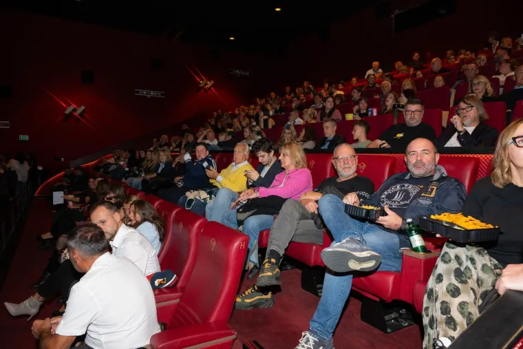 Poznati se okupili na premijeri filma 'Žene, luđaci i malo dobrih pedera': Pogledajte tko je do&scaron;ao