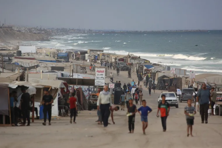 Jedni slave, drugi se sklanjaju od granata: Konfuzne fotografije stanja u Pojasu Gaze