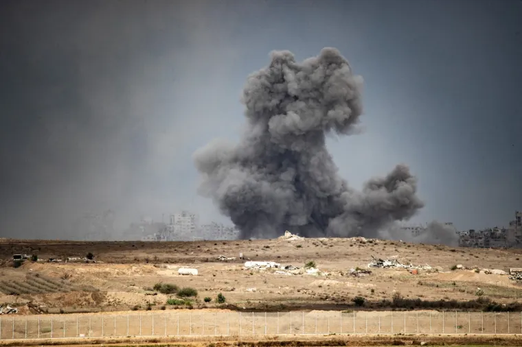 Jedni slave, drugi se sklanjaju od granata: Konfuzne fotografije stanja u Pojasu Gaze