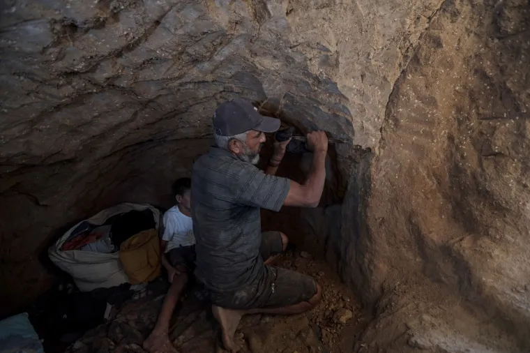 Jedni slave, drugi se sklanjaju od granata: Konfuzne fotografije stanja u Pojasu Gaze