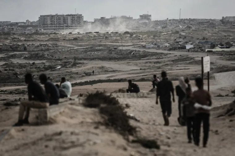 Jedni slave, drugi se sklanjaju od granata: Konfuzne fotografije stanja u Pojasu Gaze