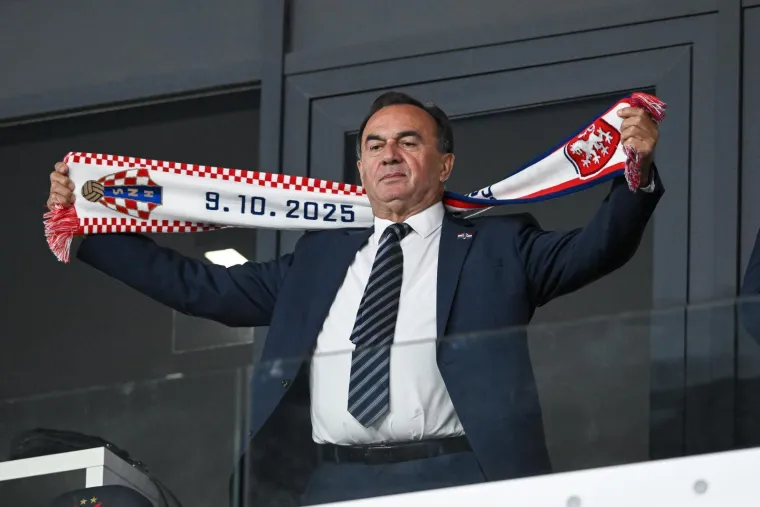 Pazite tko iz svečane lože gleda utakmicu Hrvatske i Če&scaron;ke: Stvarno ih dugo nismo vidjeli