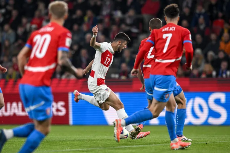 Pazite tko iz svečane lože gleda utakmicu Hrvatske i Če&scaron;ke: Stvarno ih dugo nismo vidjeli