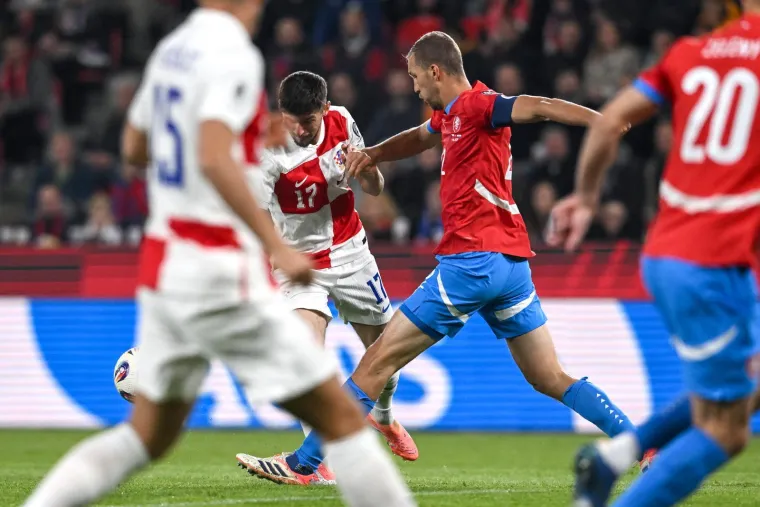 Pazite tko iz svečane lože gleda utakmicu Hrvatske i Če&scaron;ke: Stvarno ih dugo nismo vidjeli