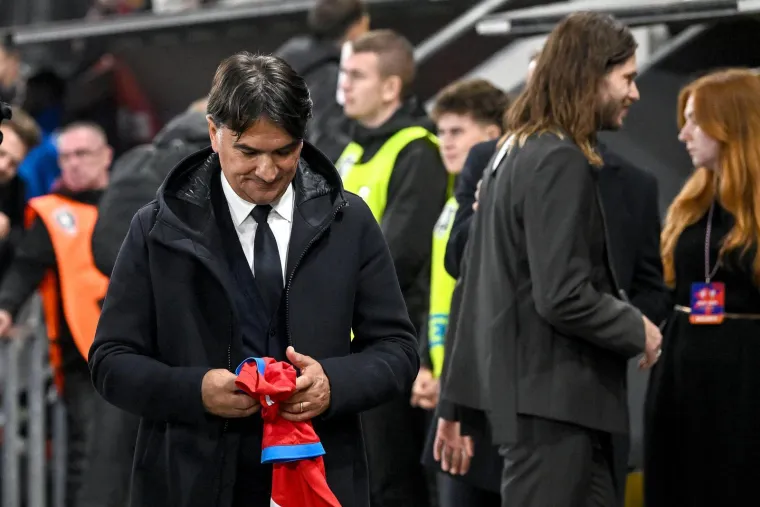 Pazite tko iz svečane lože gleda utakmicu Hrvatske i Če&scaron;ke: Stvarno ih dugo nismo vidjeli