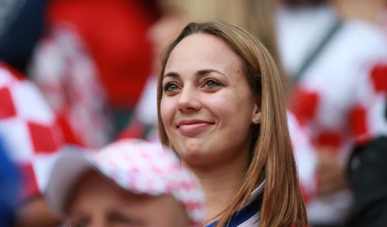 Tko ljubi naše nogometaše? Pogledajte glamurozne dame koje ih prate kroz život