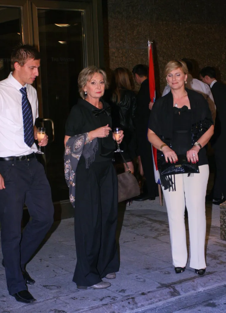 Pogledajte svadbu sina Hloverke Novak Srzić: Bakljada, dalmatinski hitovi... Neponovljivo