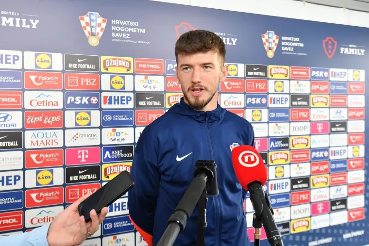 Vatreni odu&scaron;evili Varaždin otvorenim treningom: Svi komentiraju novi imidž koji sprema Gvardiol