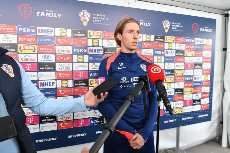 Vatreni odu&scaron;evili Varaždin otvorenim treningom: Svi komentiraju novi imidž koji sprema Gvardiol