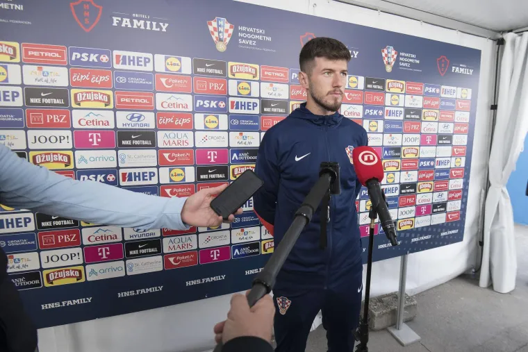 Vatreni odu&scaron;evili Varaždin otvorenim treningom: Svi komentiraju novi imidž koji sprema Gvardiol