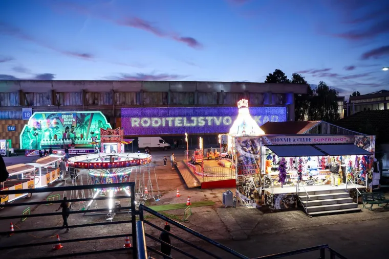 Mate Bulić zapjevao na Oktobeer festu, a ove djevojke ukrale show: Nema tko ih nije gledao