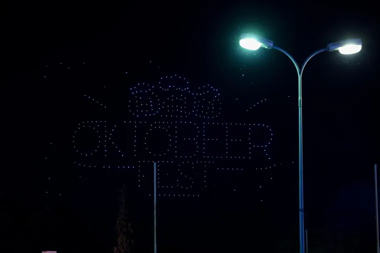 Mate Bulić zapjevao na Oktobeer festu, a ove djevojke ukrale show: Nema tko ih nije gledao