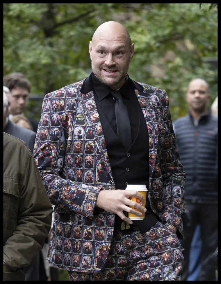 Javnost se oprostila od voljenog borca: Manchester zaplakao za boksačkom legendom