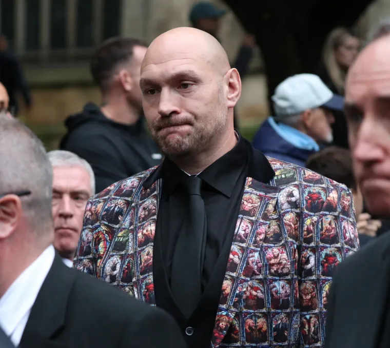 Javnost se oprostila od voljenog borca: Manchester zaplakao za boksačkom legendom