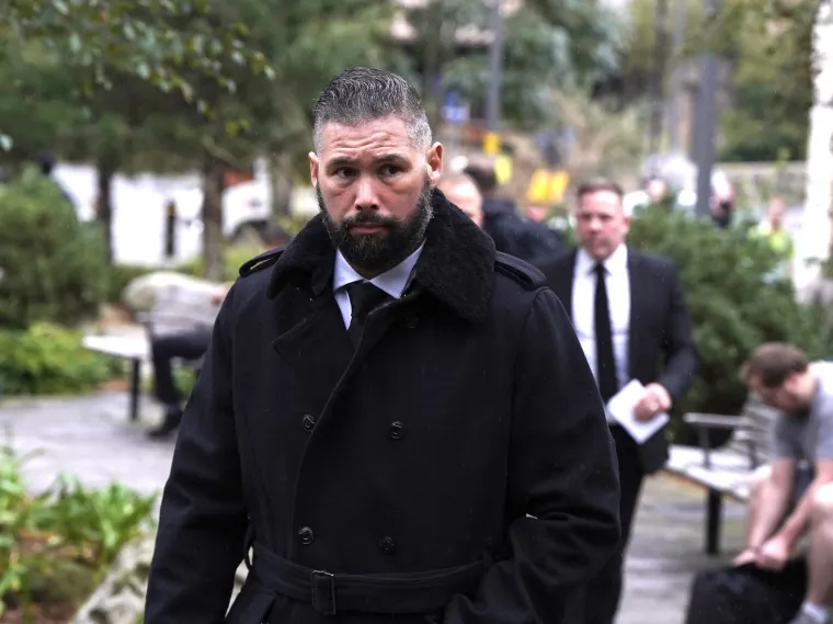 Javnost se oprostila od voljenog borca: Manchester zaplakao za boksačkom legendom