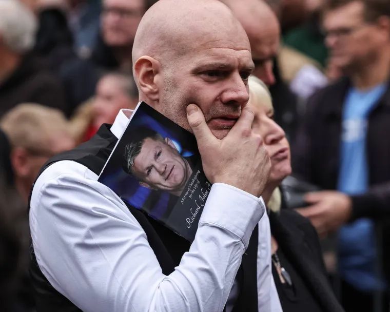 Javnost se oprostila od voljenog borca: Manchester zaplakao za boksačkom legendom