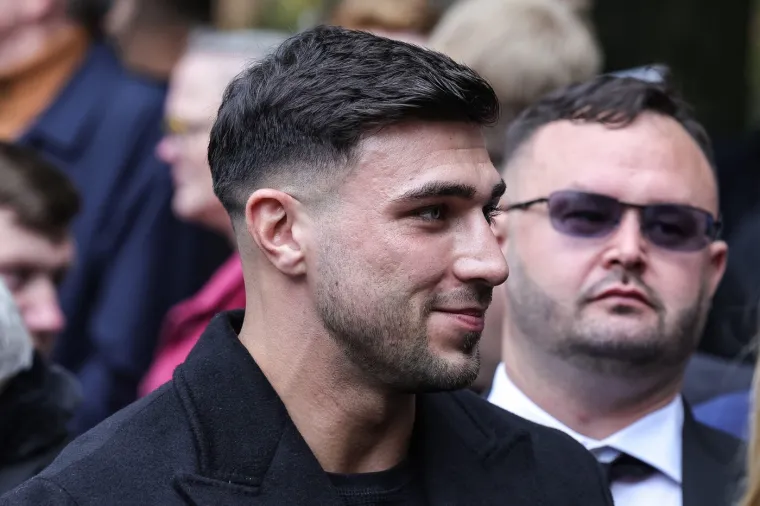 Javnost se oprostila od voljenog borca: Manchester zaplakao za boksačkom legendom