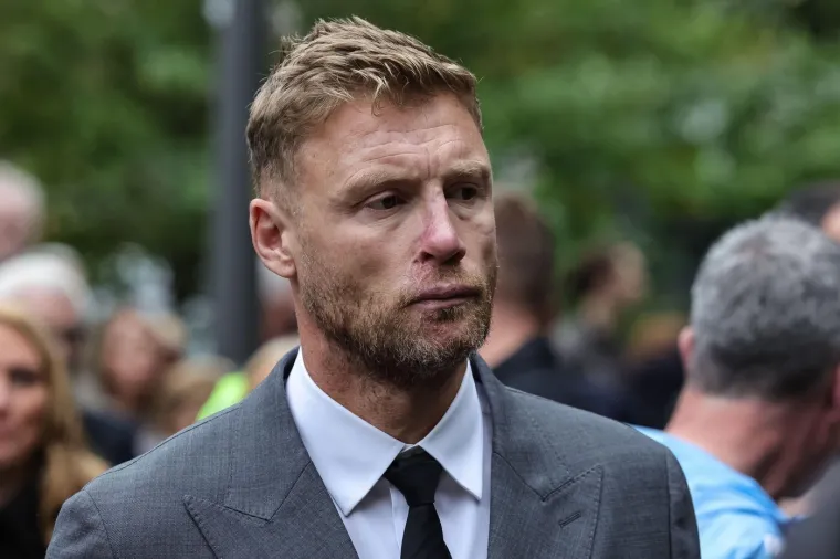 Javnost se oprostila od voljenog borca: Manchester zaplakao za boksačkom legendom