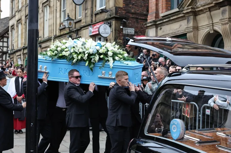 Javnost se oprostila od voljenog borca: Manchester zaplakao za boksačkom legendom