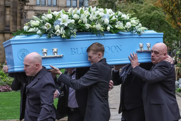 Javnost se oprostila od voljenog borca: Manchester zaplakao za boksačkom legendom