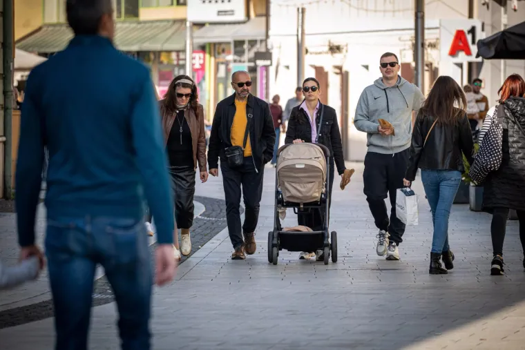 Zasjenila sve: Dama s crvenim ružem i smije&scaron;kom na licu osvojila Čakovec