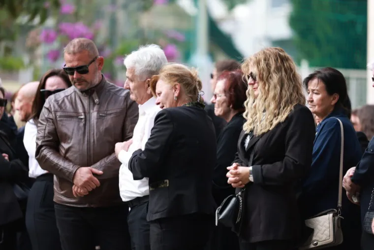 Dalmacija zavijena u crno: Pogledajte posljednji ispraćaj poginulih planinara